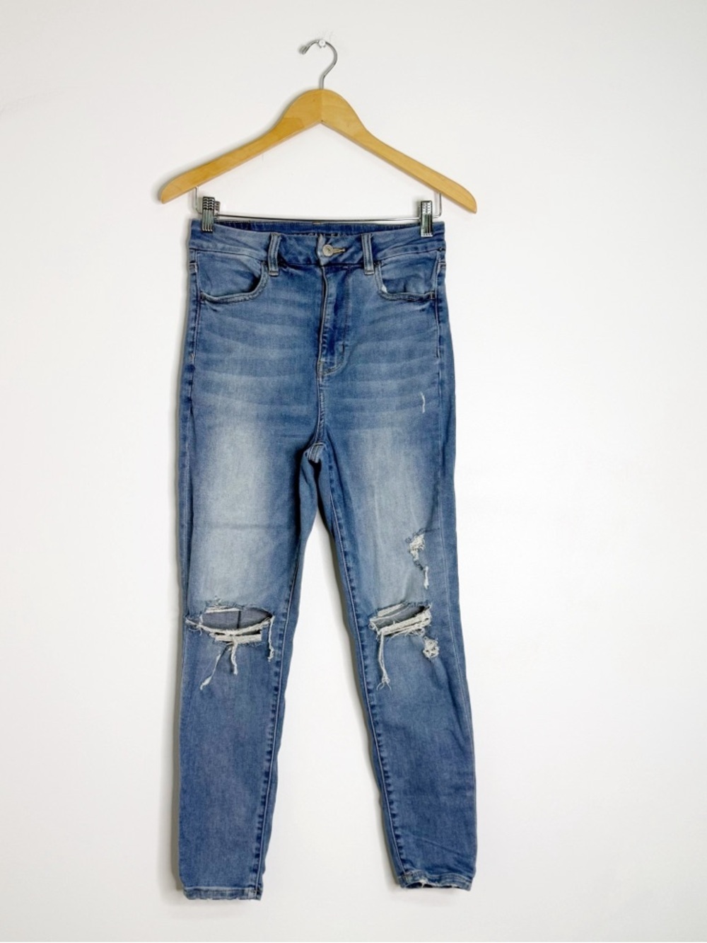 American Eagle Curvy Highest Rise Jegging Size 6 Short Distressed Jeans